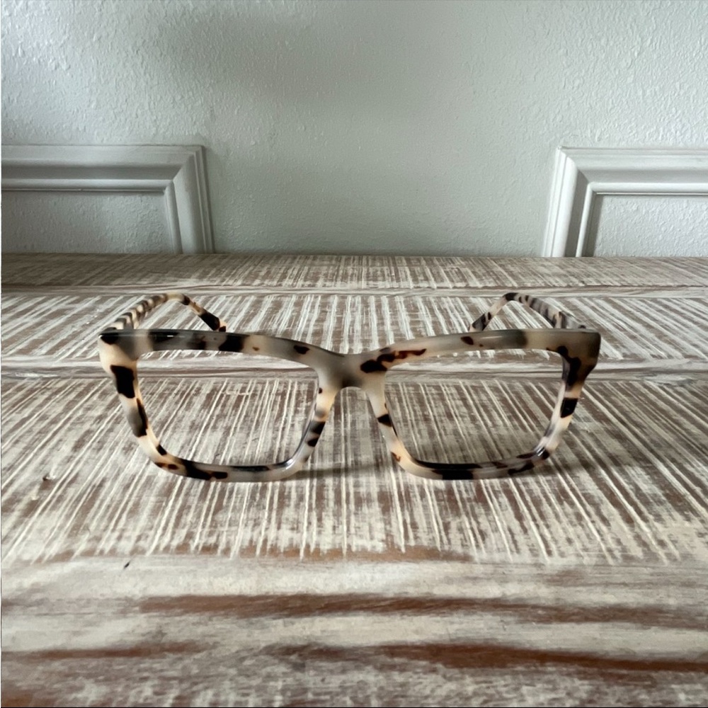 Chic Tortoise Shell Square Glasses - image 3